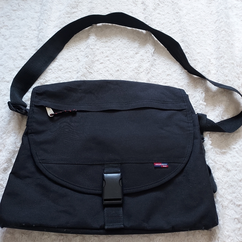 California Pak black Messenger Computer bag backpack Academia Office School Tote